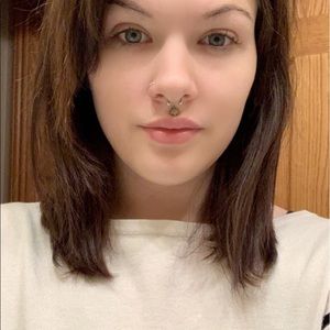 Meet your Posher, Alyssa